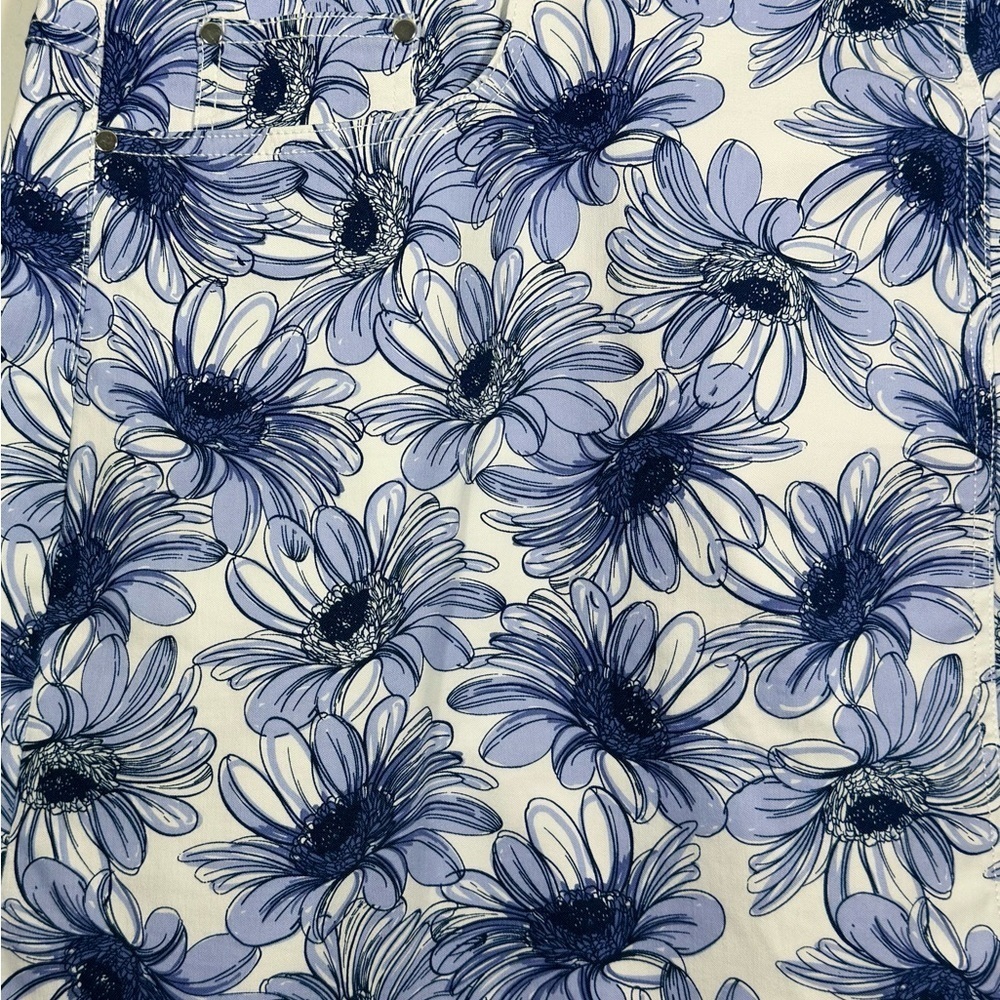 Hearts of Palm Woman Size 22W Blue Floral Mini Skirt with Shorts - Picture 3 of 10